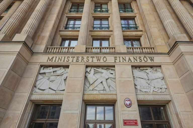 Read more about the article Czy Polska zbankrutuje? Dług publiczny i jego struktura