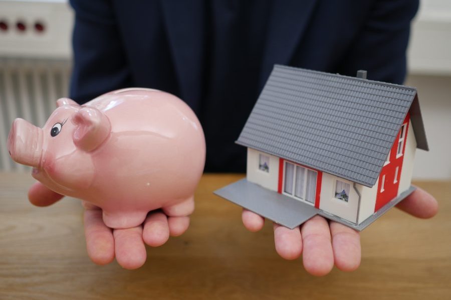 Zakup nieruchomości na kredyt czy wynajem i inwestowanie na giełdzie